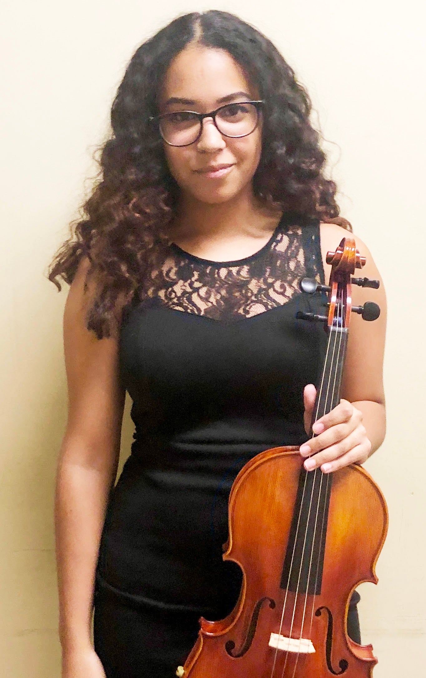 Aryanna Herasme - Violin, Viola Teacher